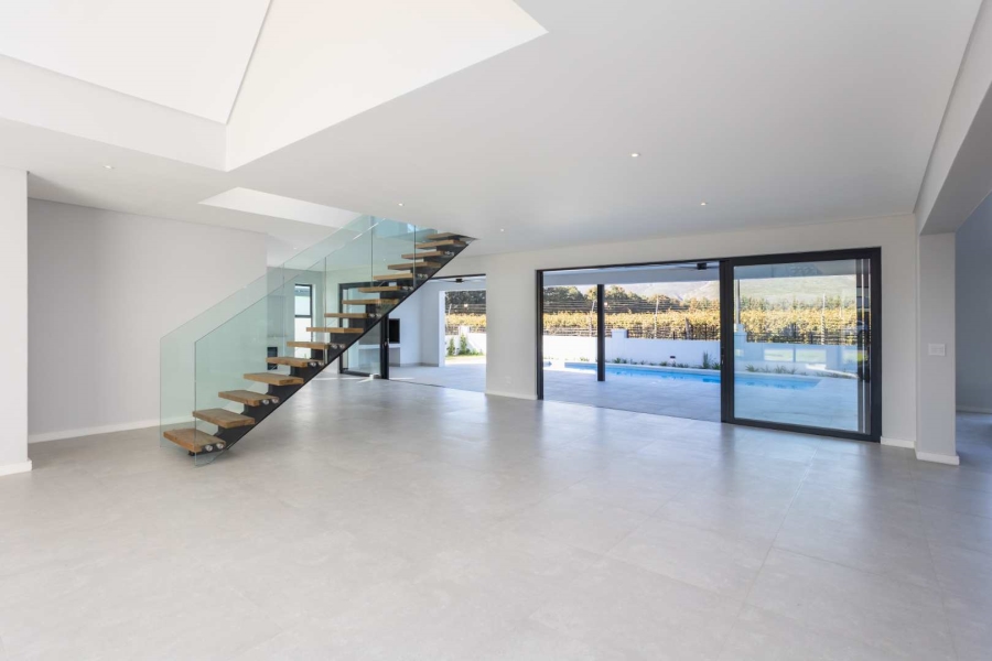 5 Bedroom Property for Sale in Val De Vie Estate Western Cape